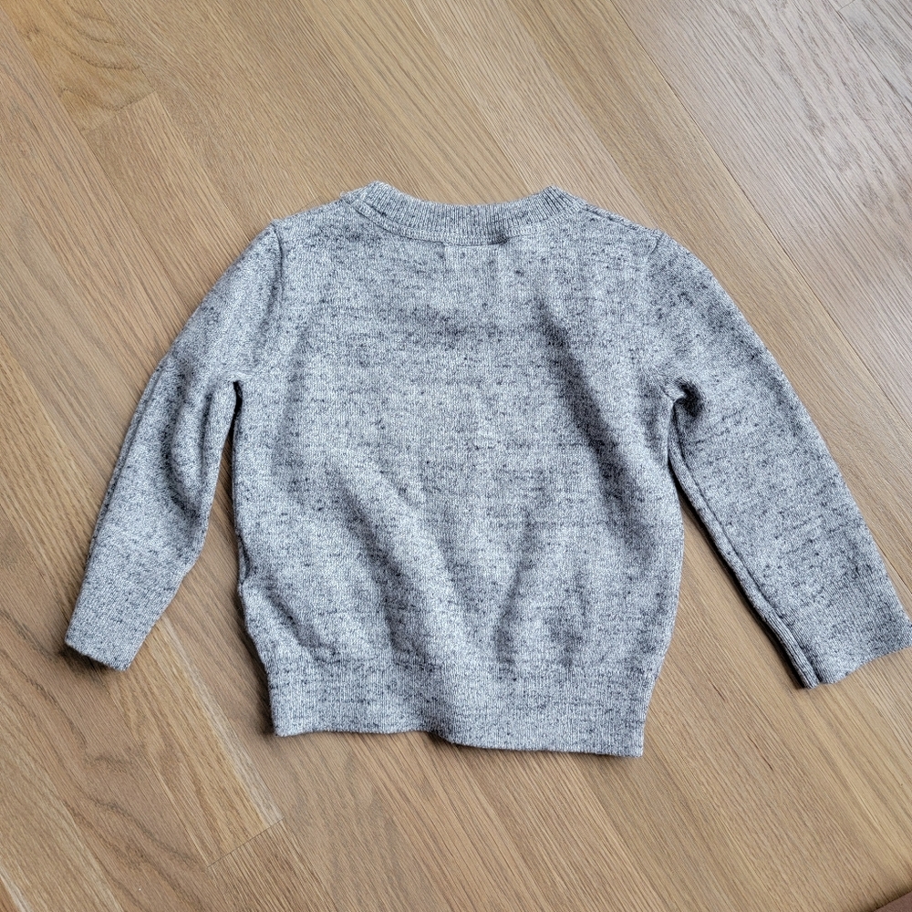 Gap Classic Brushed Gray Brannan Bear Sweater, Size 18-24 months - Picture 2 of 3